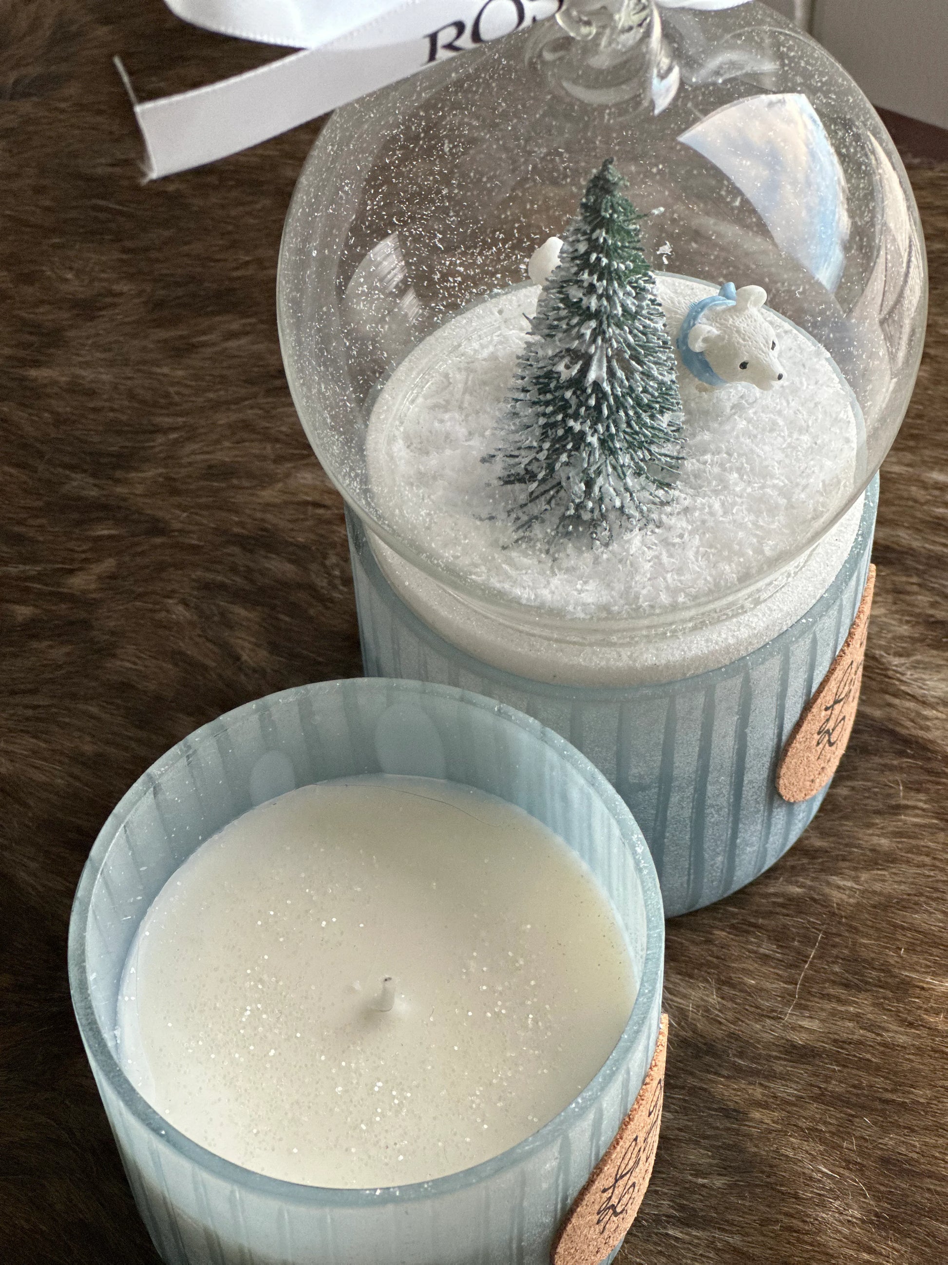 Weihnachtskerze im Glas mit Bär und Cashmere-Duft